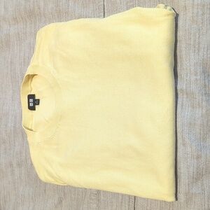 100% Cotton men's Uniqlo crew-neck sweater